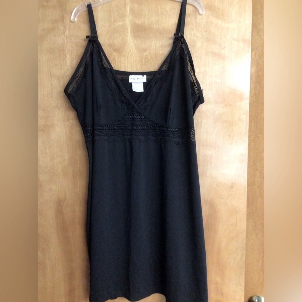 Delta Burke Black Lace Sleepwear